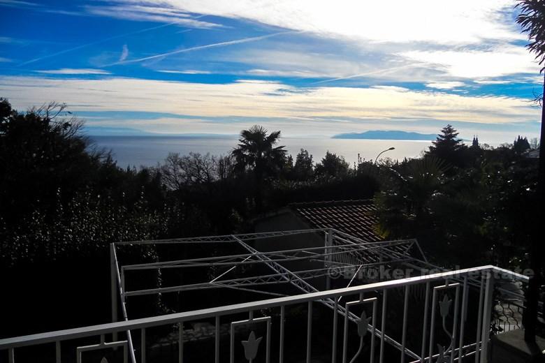 House with Mediterranean garden, for sale