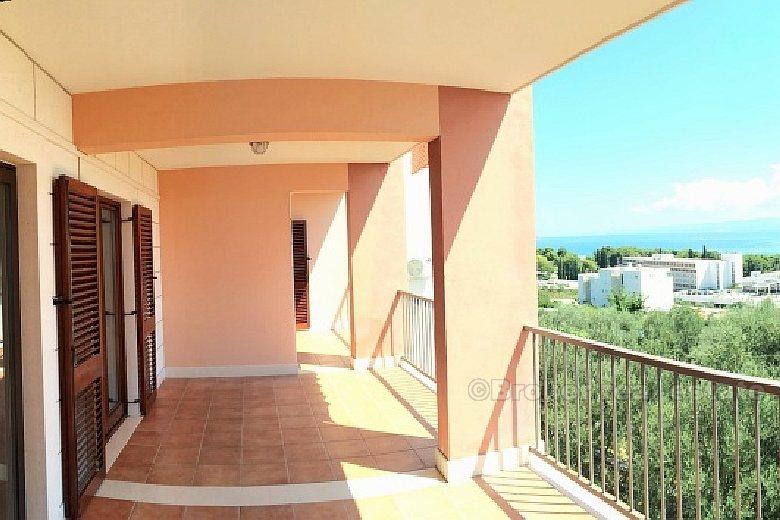 Three bedroom apartment, for rent