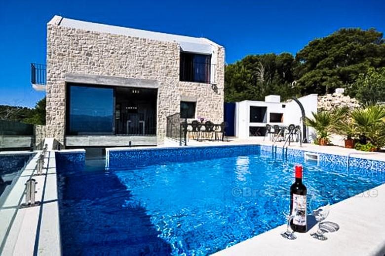 Beautiful modern villa with pool, for sale
