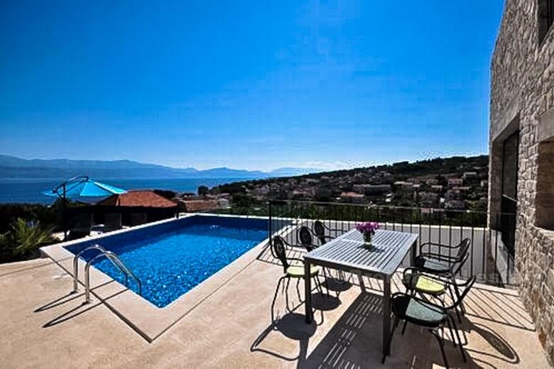 Bella villa moderna con piscina, in vendita