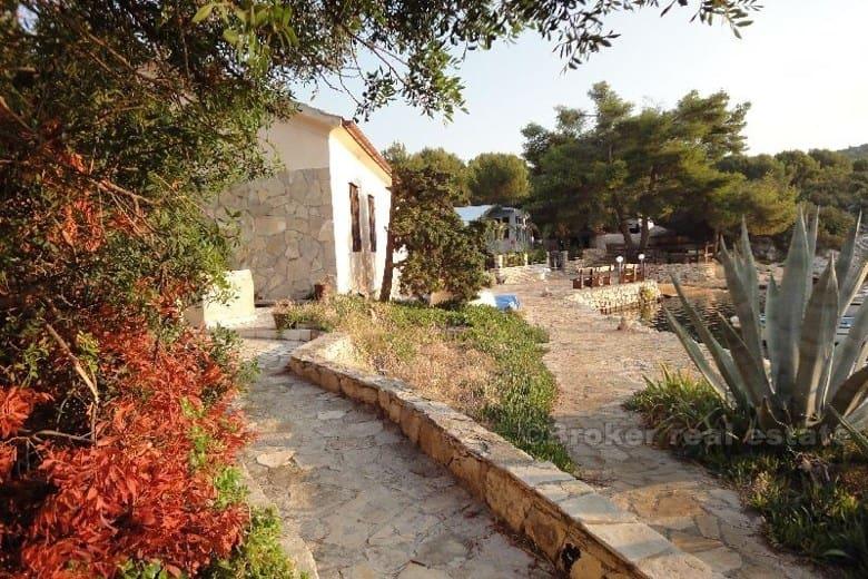 Красивый полуотдельный дом