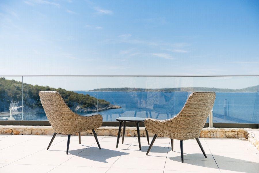 Eksklusiv villa med havutsikt