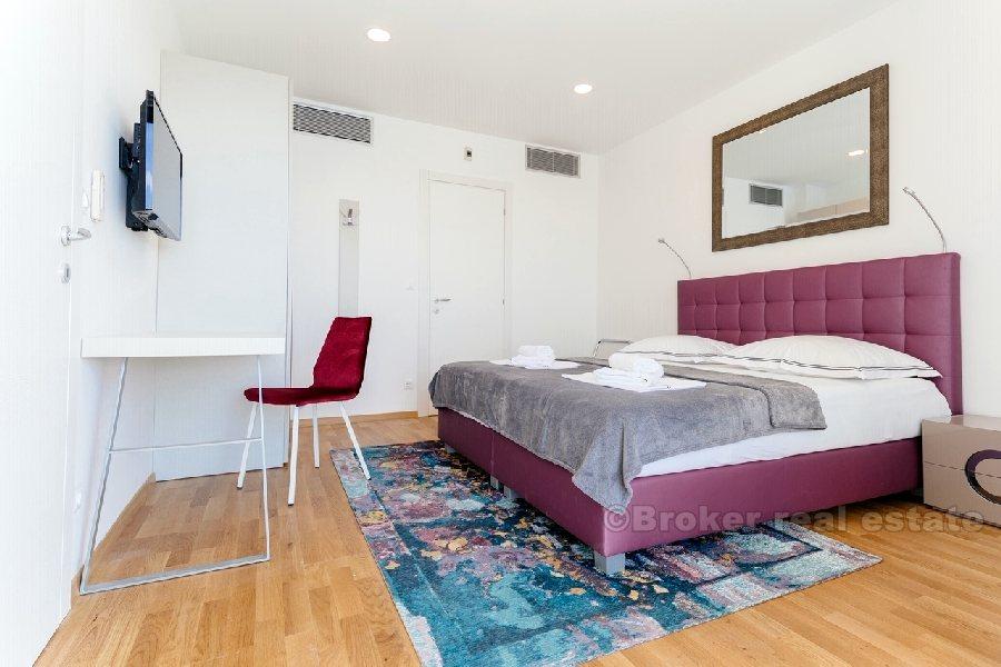 Exclusive villa with sea view