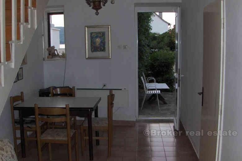 Hus med trädgård