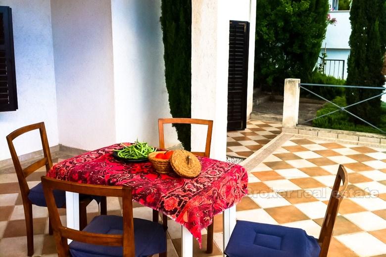 Hus nær sjøen, til salgs