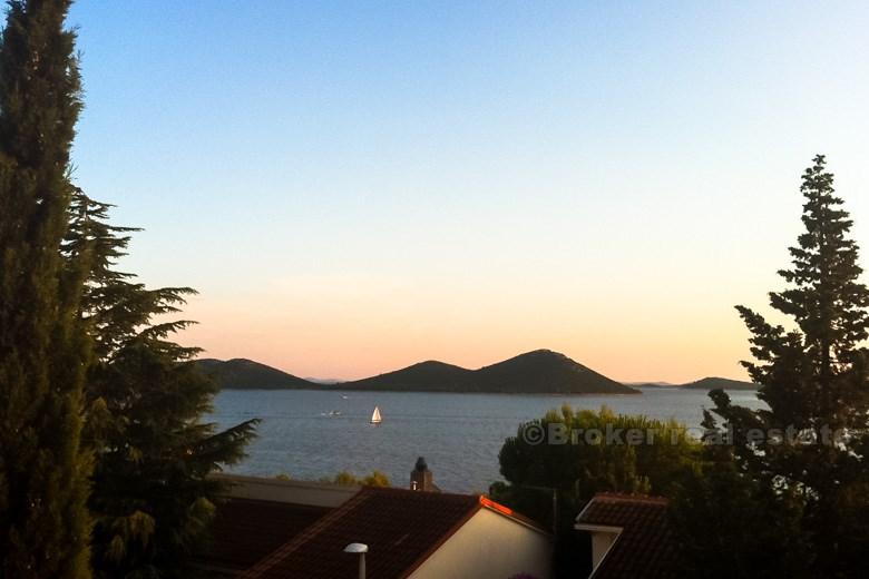 Hus nära havet, till salu