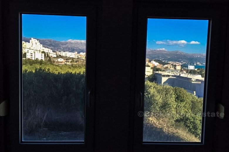 Dvoupokojový byt, druhá řadě k moři