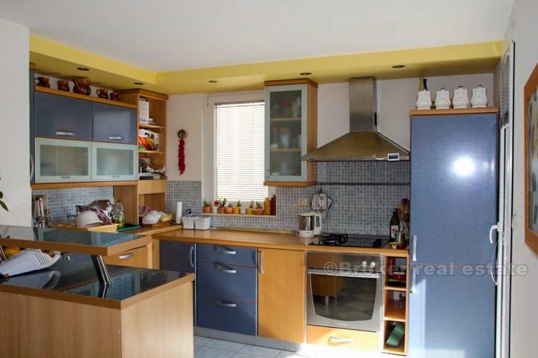 Appartamento con balcone e terrazza