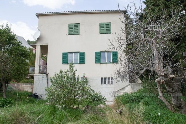 Detached house near the center of town