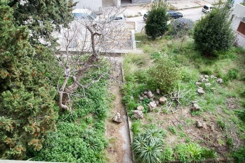 Fristående hus nära centrum av staden