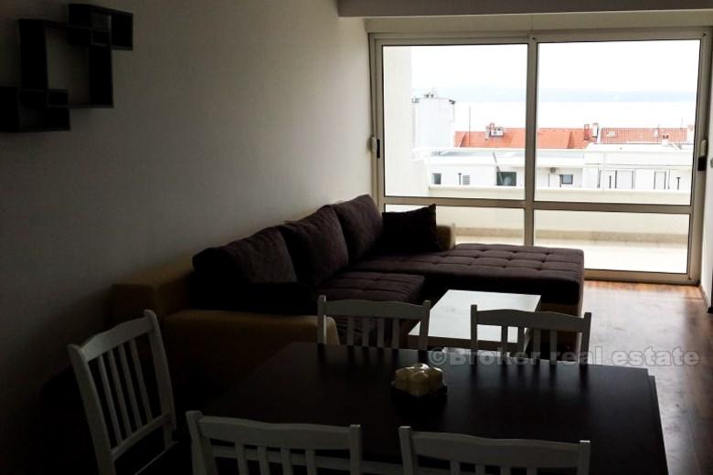 Komforan trosoban stan