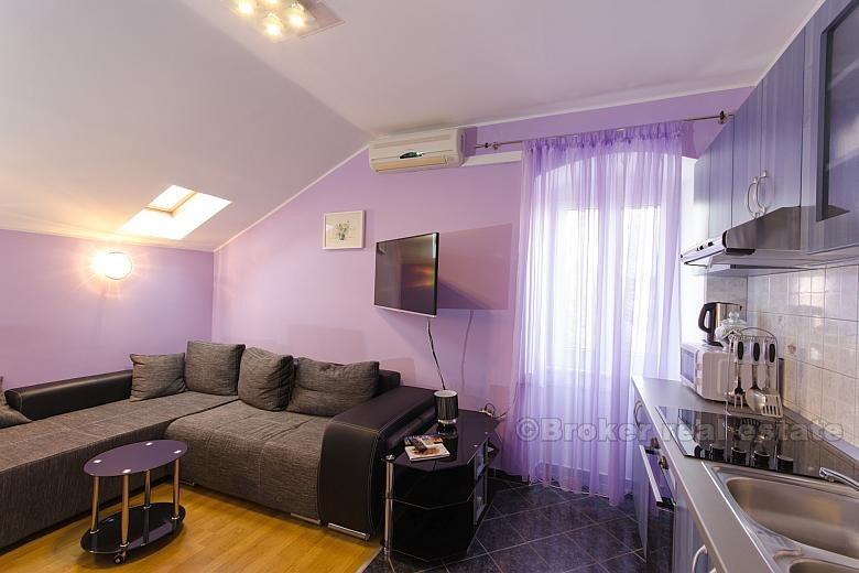 Belle et rénovée appartement de trois chambres