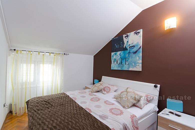 Beautiful and renovated three bedroom apartment