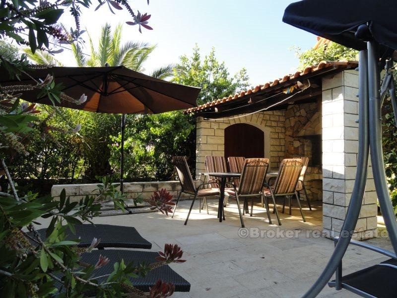 House / Villa surrounded by garden