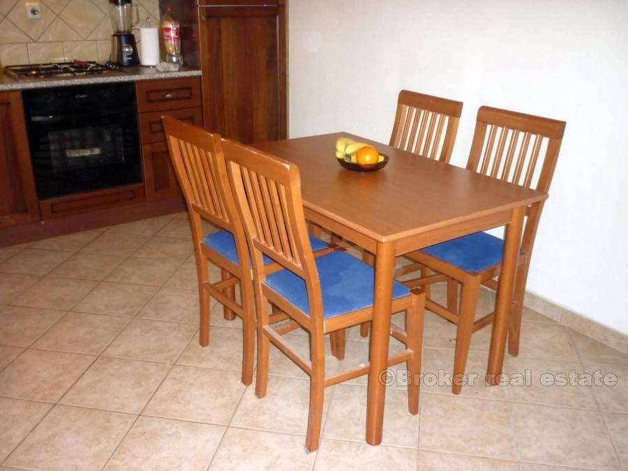 Jeden apartament z tarasem