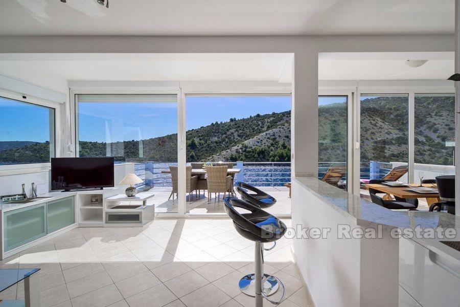 Bella villa con piscina, in vendita