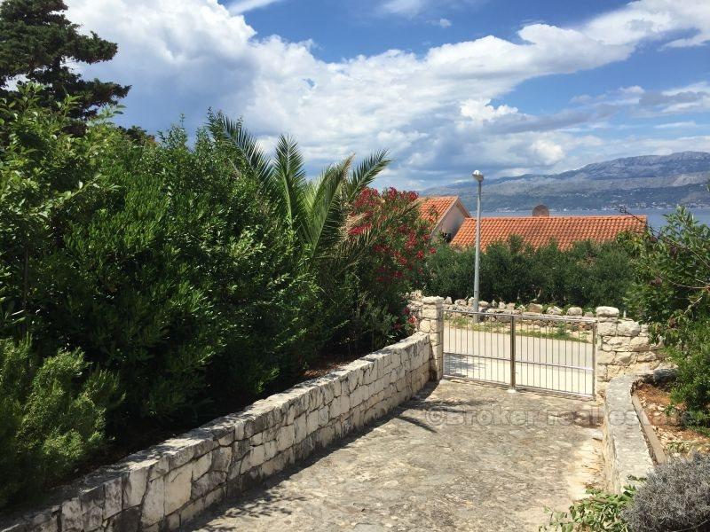 Bellissimo tubo con un grande giardino