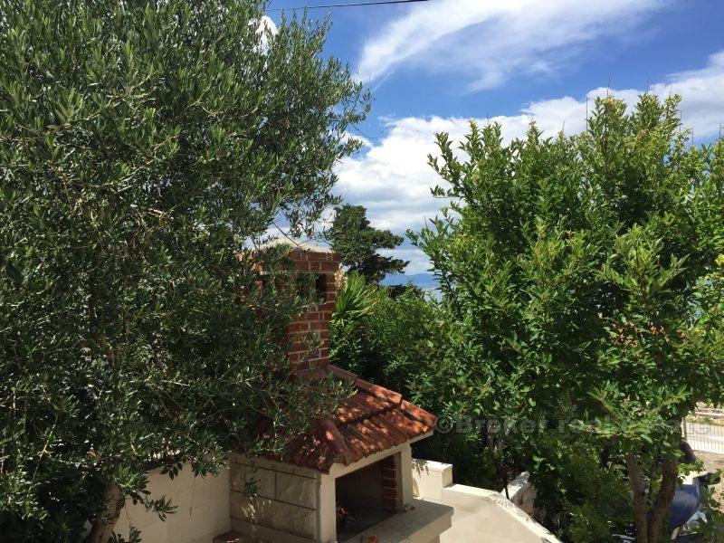 Bellissimo tubo con un grande giardino