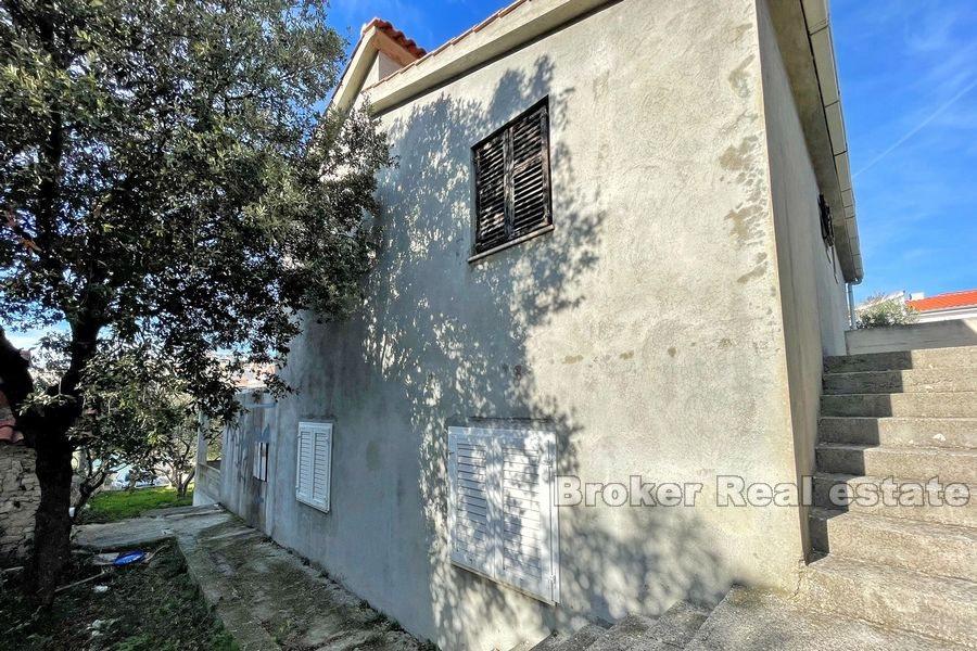 Casa non finita in prima fila al mare