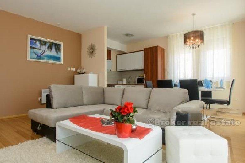 Luksus leilighet i en nybygd villa