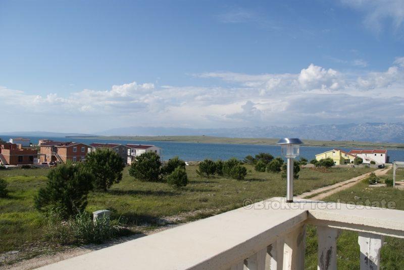 Четыре квартиры в многоквартирном доме