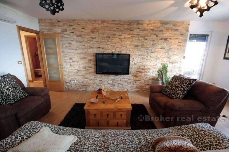 Znjan, Large luxury apartment, for sale