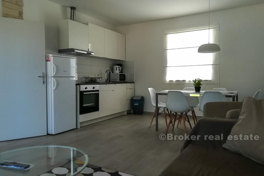 Willa z basenem, na sprzedaż