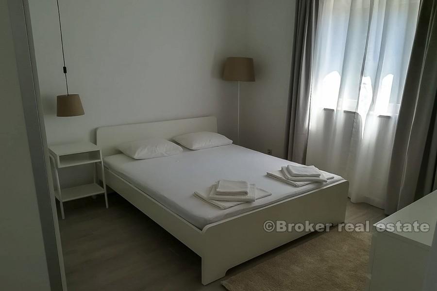 Вилла с бассейном, для продажи