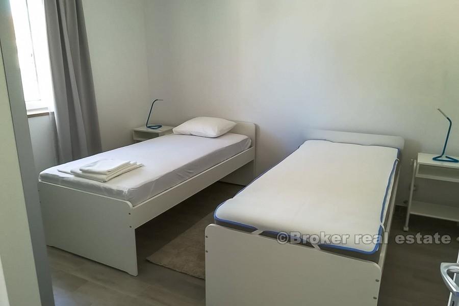 Вилла с бассейном, для продажи