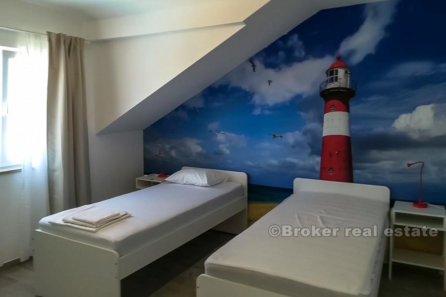 Вилла с бассейном, для продажи