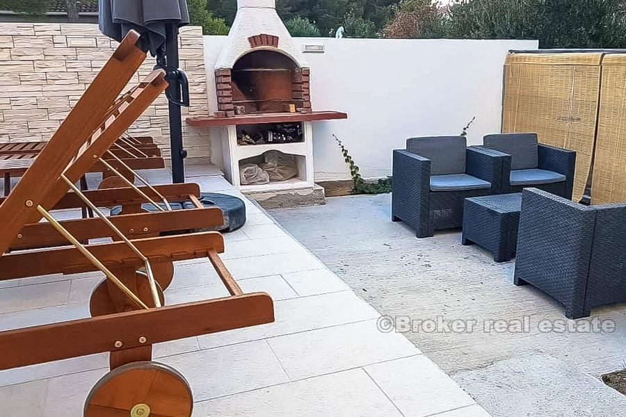 Вилла с бассейном, для продажи