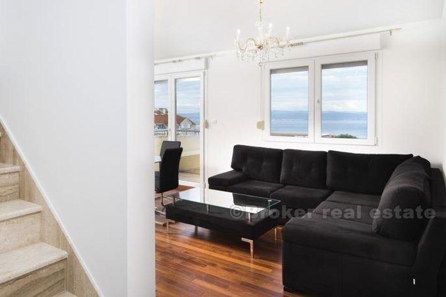 Dwupiętrowy trzypokojowy apartament do wynajęcia