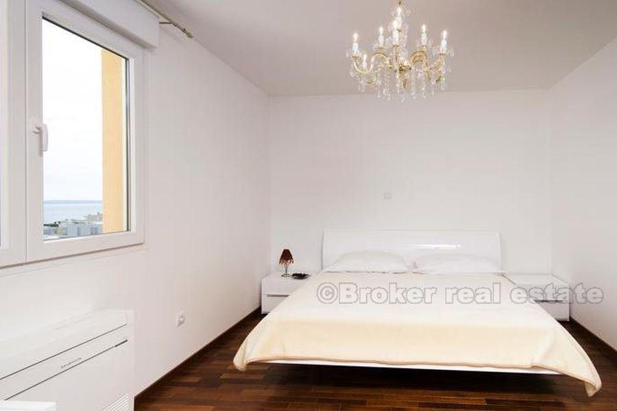 Dwupiętrowy trzypokojowy apartament do wynajęcia