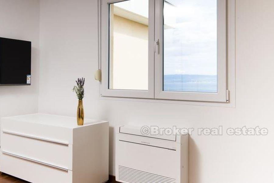 Dwupiętrowy trzypokojowy apartament do wynajęcia