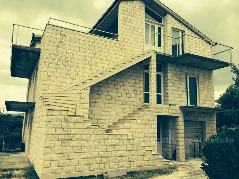 Строящийся дом, на продажу