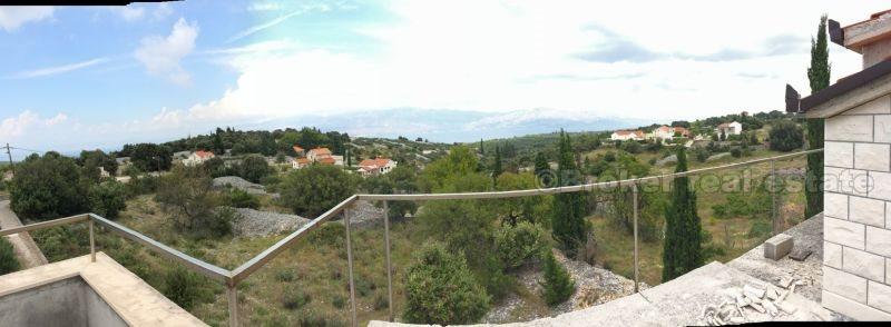 Hus under uppförande, till salu