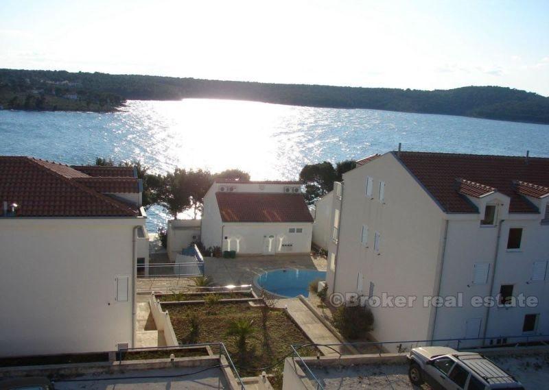 Appartement à deux chambres, à vendre