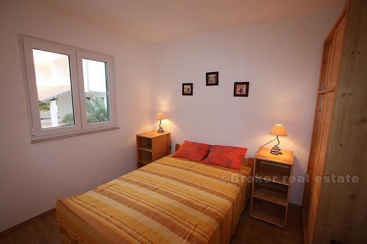 Appartement à deux chambres, à vendre