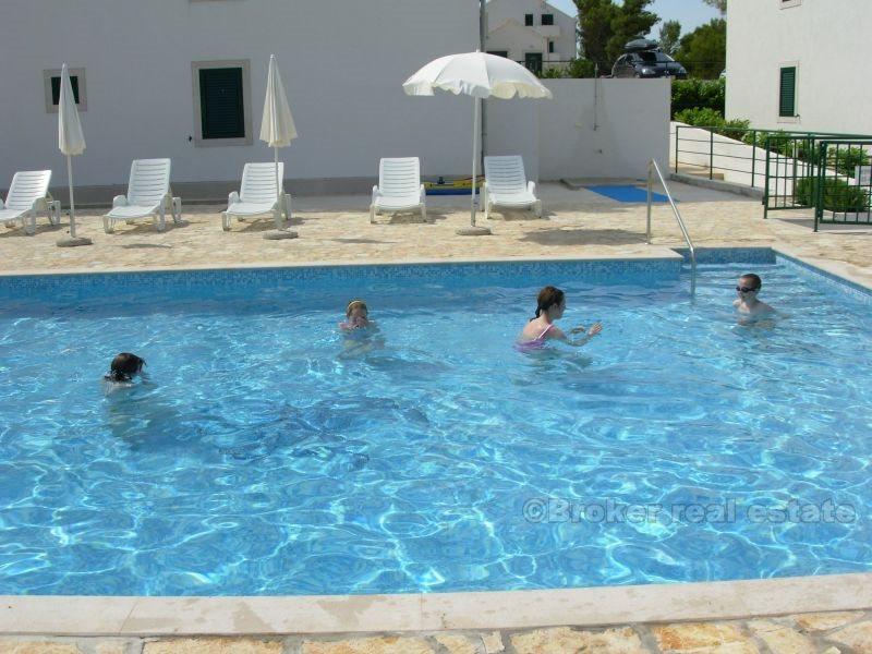 Appartement à deux chambres, à vendre