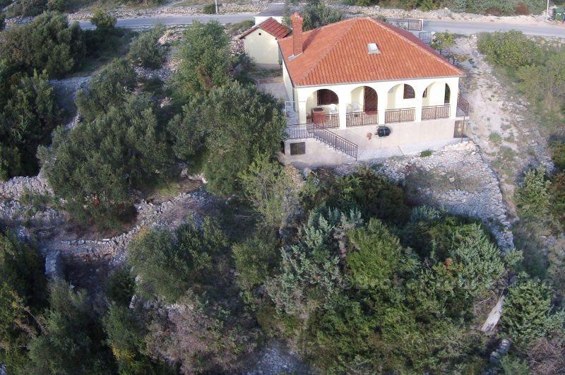 Lijepa obiteljska kuća, na prodaju