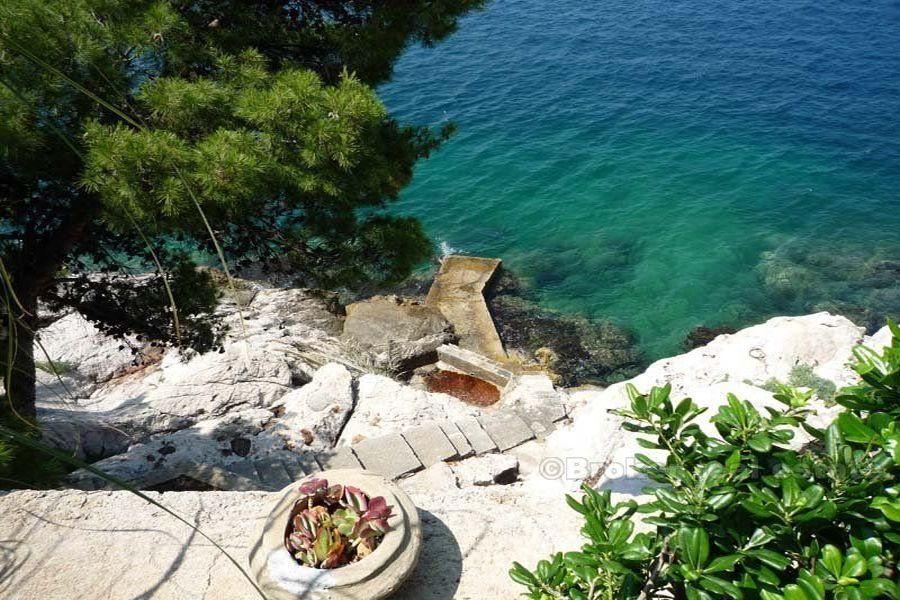 Villa mit Privatstrand, zum Verkauf