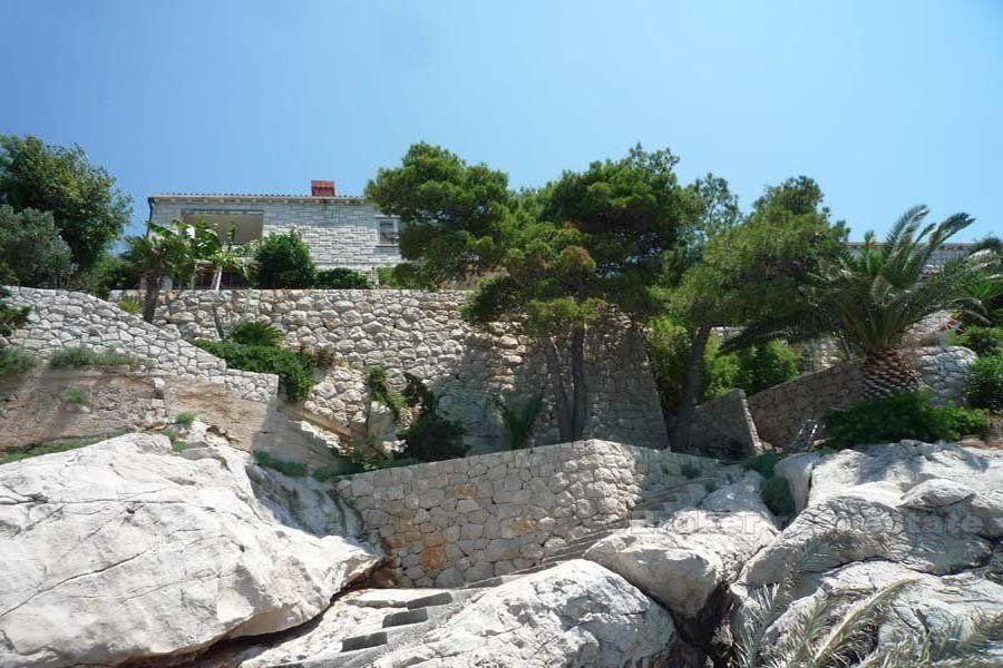 Villa con spiaggia privata, in vendita