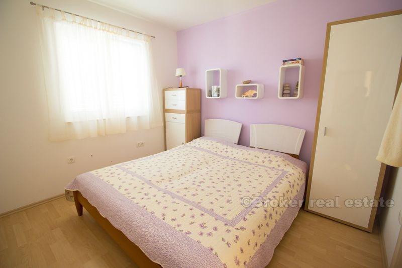 Квартира на первом этаже, продается