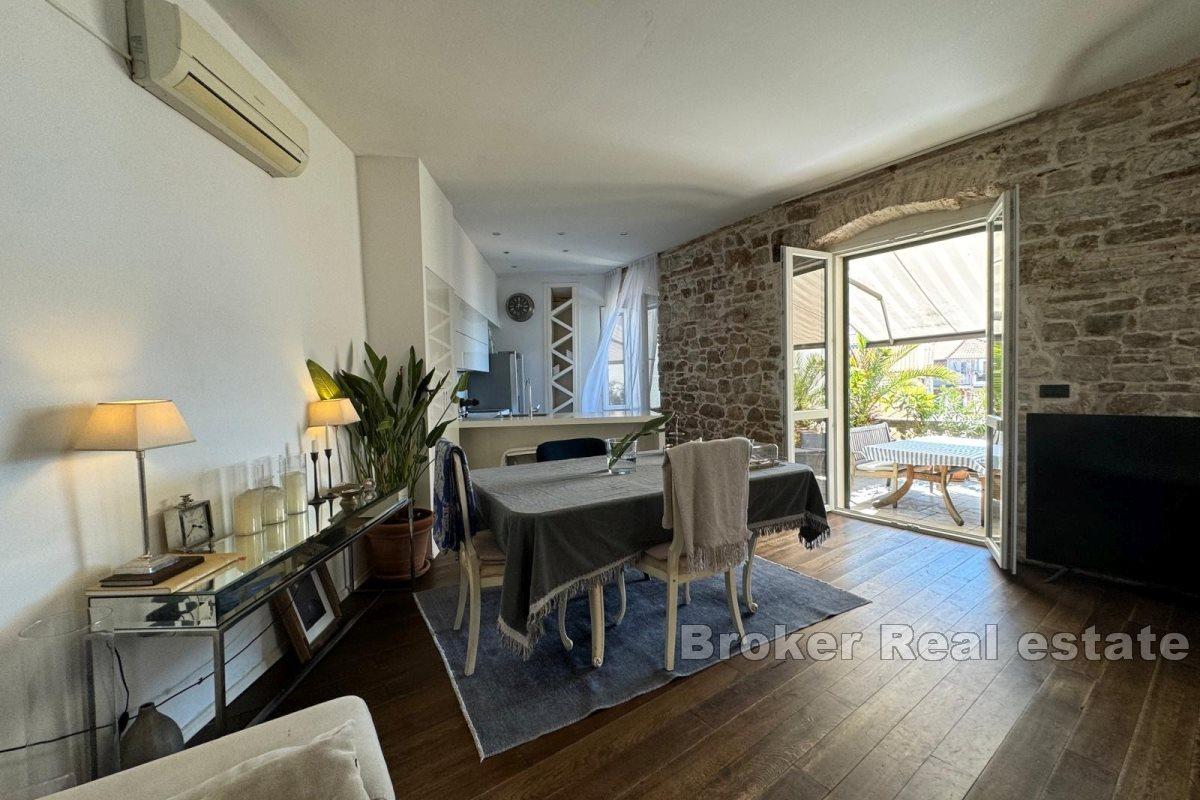 Apartament z dużym tarasem, na sprzedaż