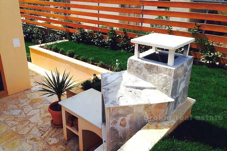 Modern house full of daylight, for sale