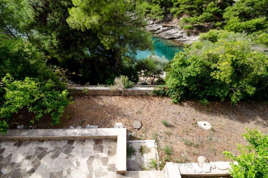 Samostojeća kuća, u prvom redu do mora