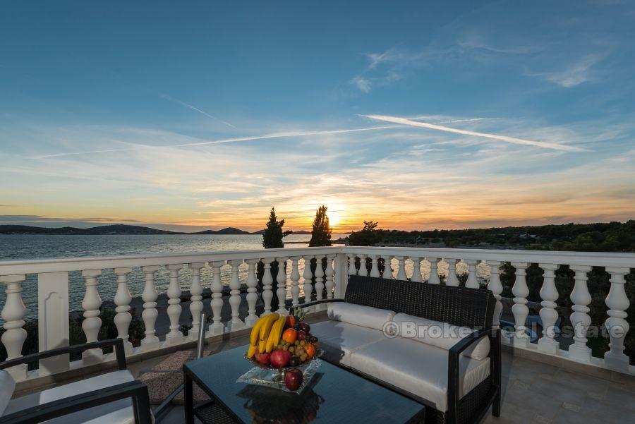 Bella villa, in vendita