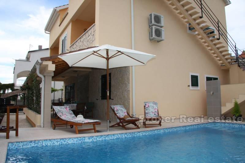 Luxusvilla in der Nähe von Sibenik zu vermieten