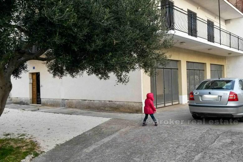 Kuća na obećavajućem mjestu, na prodaju