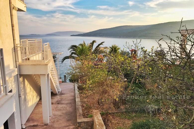 House, first row by the sea, for sale